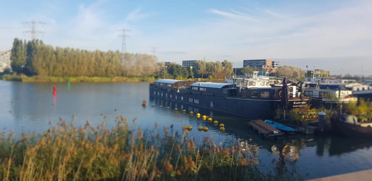 Wheelhouse Euphrate Houseboat Bed & Breakfast Diemen Exterior photo