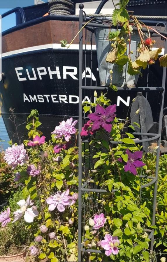 Wheelhouse Euphrate Houseboat Bed & Breakfast Diemen Exterior photo