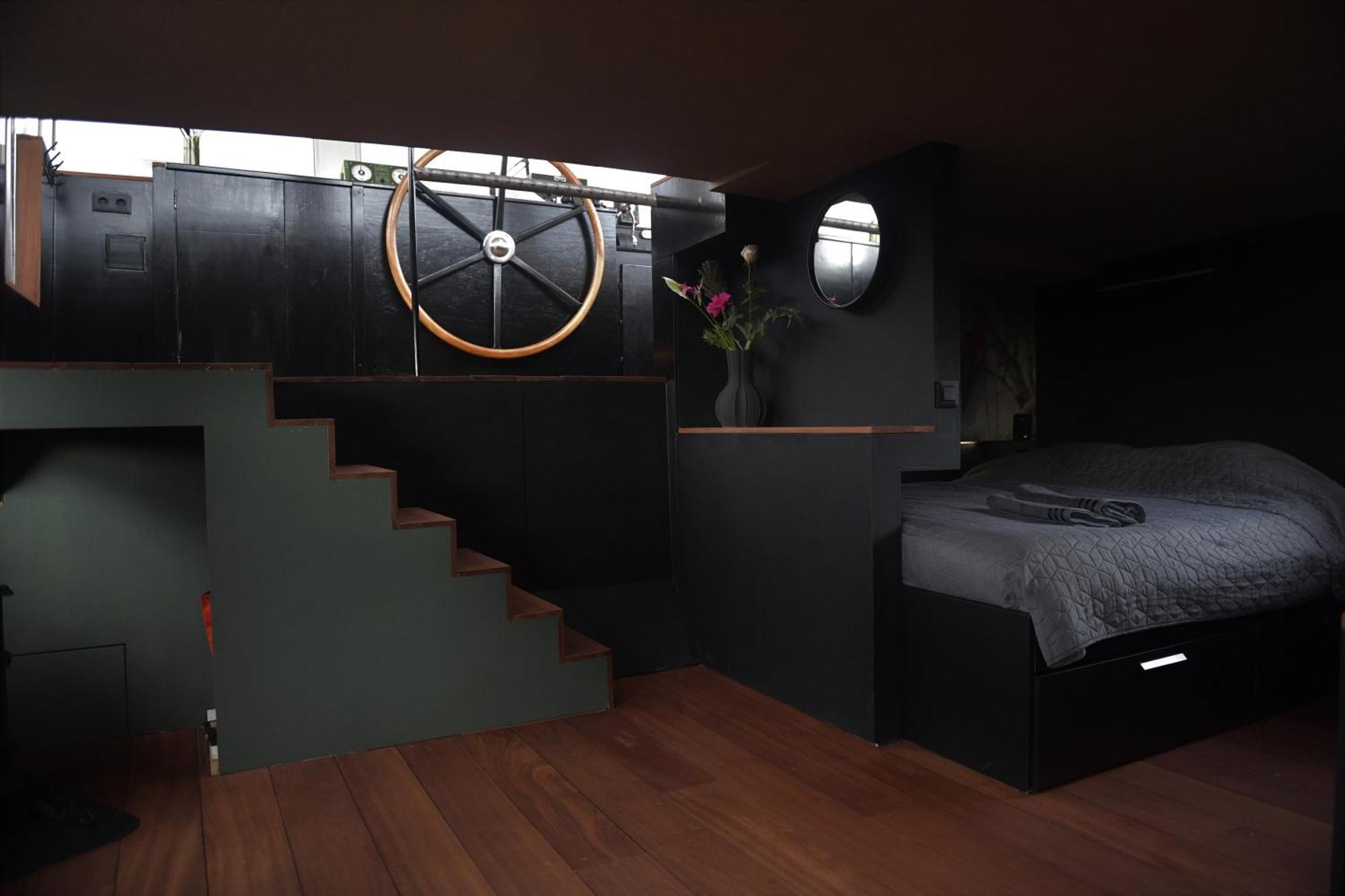 Wheelhouse Euphrate Houseboat Bed & Breakfast Diemen Exterior photo